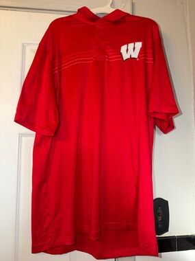 Captivating NCAA Wisconsin Badgers Polo Graphic T Shirt Men’s Size Large NWTGS W
